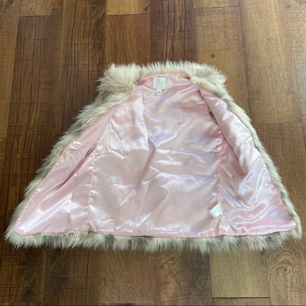 Girls faux fur lined vest sz large 10/12 the children’s place open front